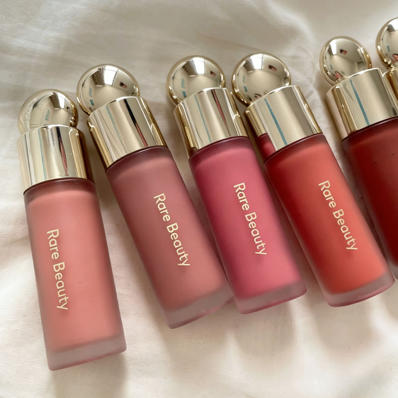 Rare Beauty Soft Pinch Flüssig – Beauty Love Makeup Bewertung und Preis