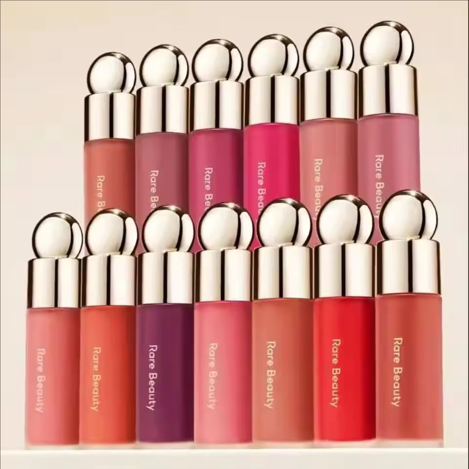 Rare Beauty Liquid Blush Seidi – Beauty Love Makeup Bewertung und Preis